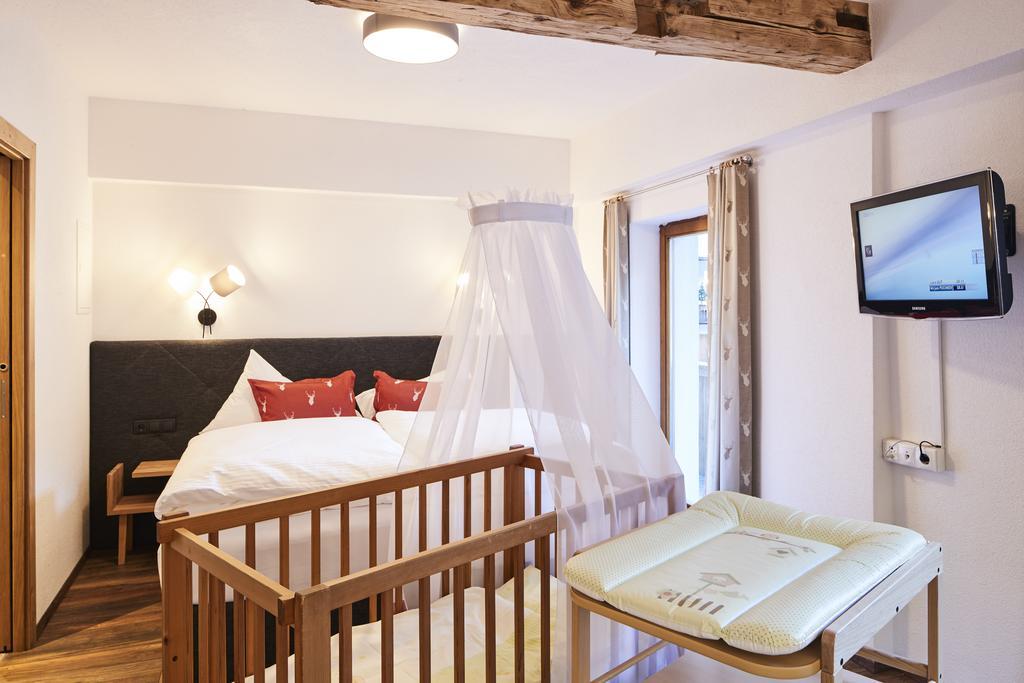 Tirolerhof - Appartementhaus Kaunertal Oda fotoğraf